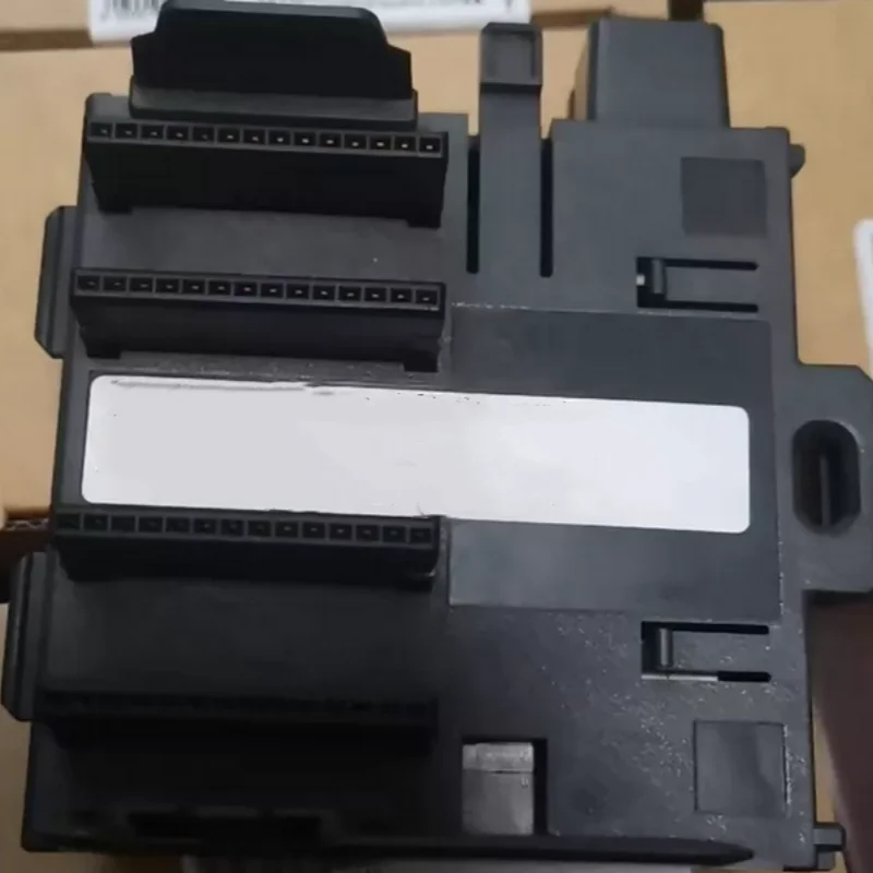 Genuine 6ES7195-7HC00-0XA0 6ES7211-1AE40-0XB0 ET200M Active Bus Module S7-1200 CPU 1211C PLC Controller 24V DC