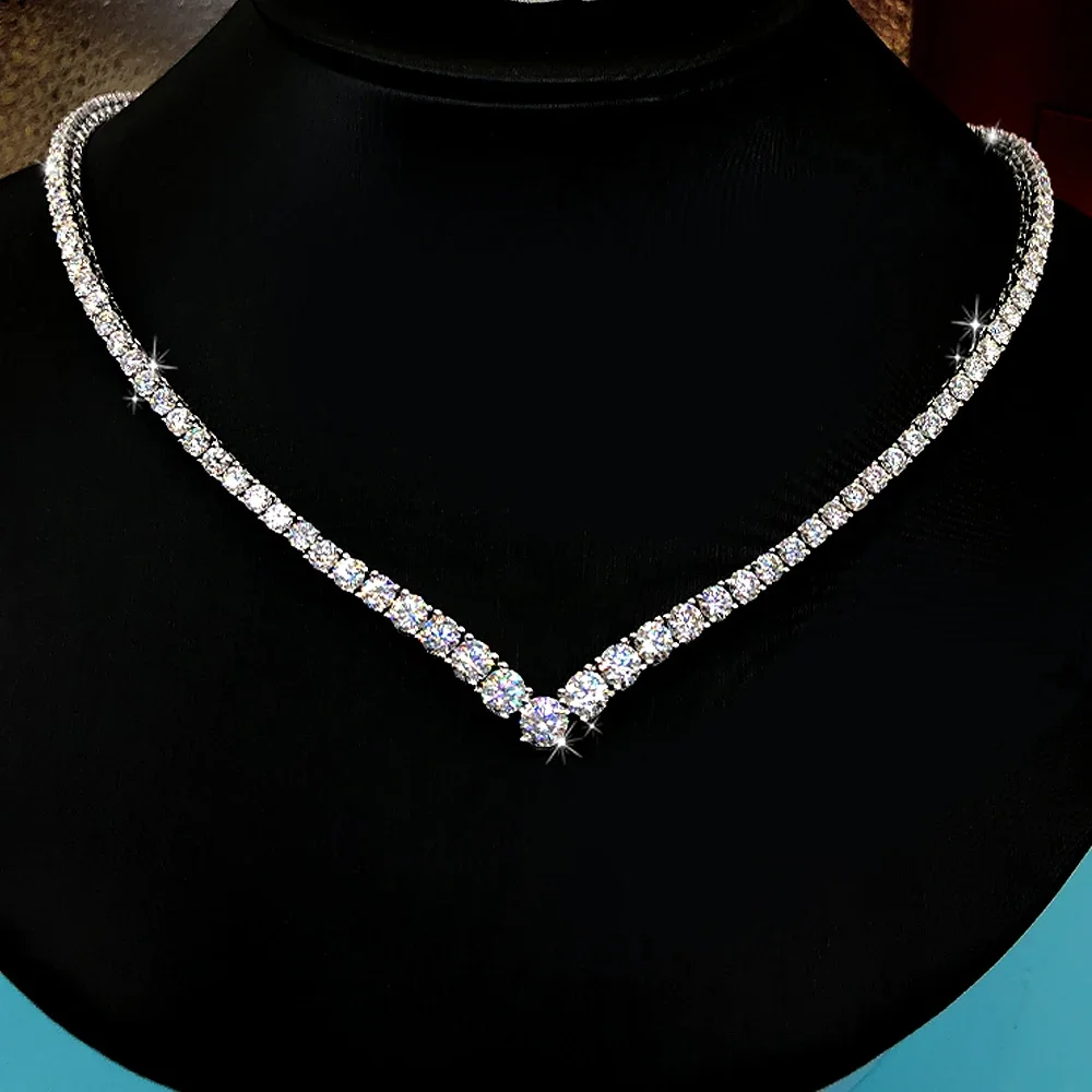 Luxuriöse V-förmige Tennis-Halskette mit komplettem Moissanit-Diamant, zertifiziert für Damen, 925er-Sterlingsilber, Halsband, Braut-Schlüsselbein-Halsketten
