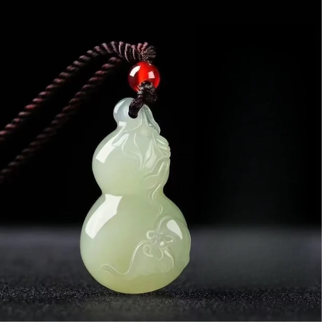 Natural Hetian Green White Jade Gourd Fortune and Luck Fashion Fine Jewelry Exquisite Elegant Simple High-grade Pendant Mascots
