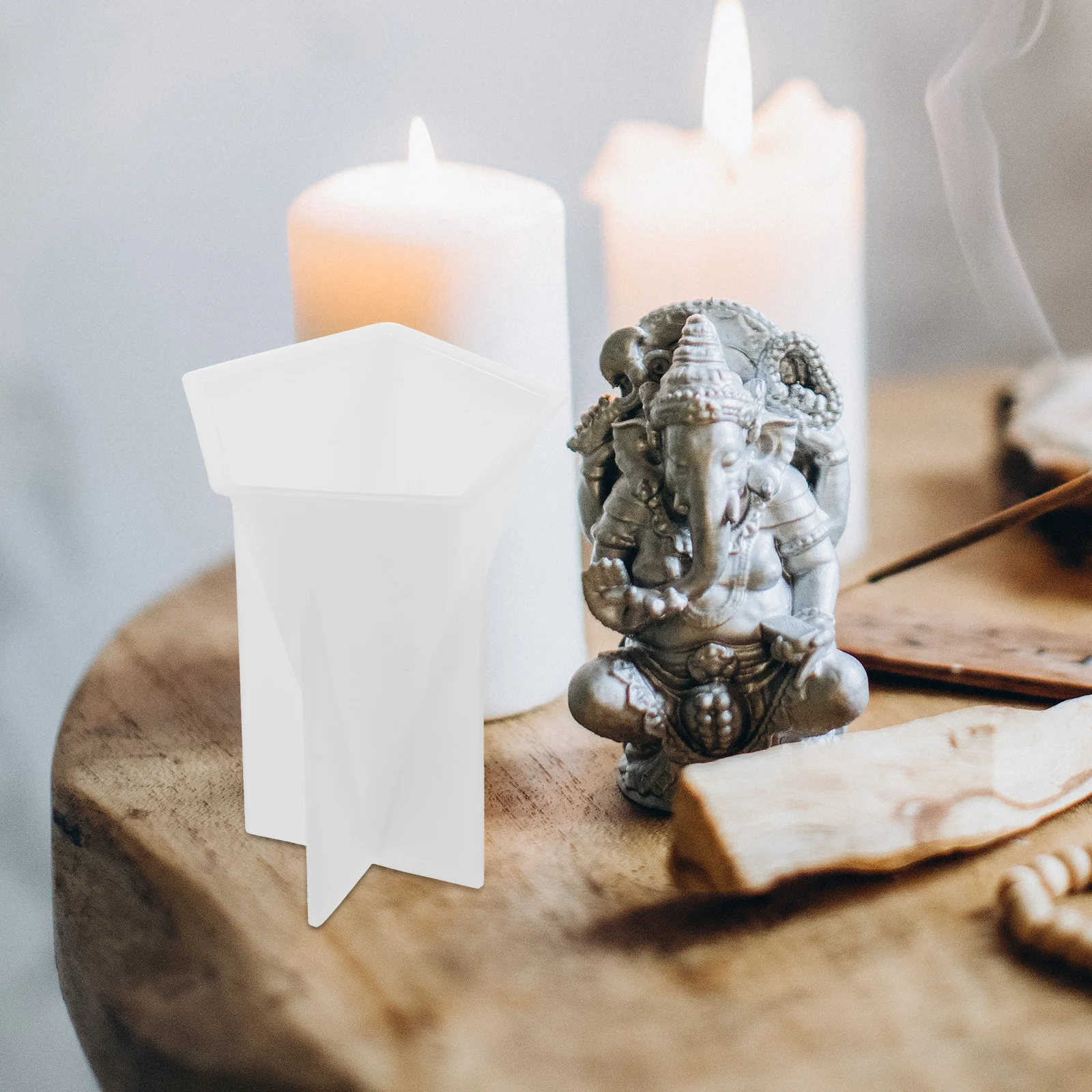 

Stable Silicone DIY Mold Easy to Use Perfect Size for Decoration and Gifting Add Dried Flowers Glitter Molds