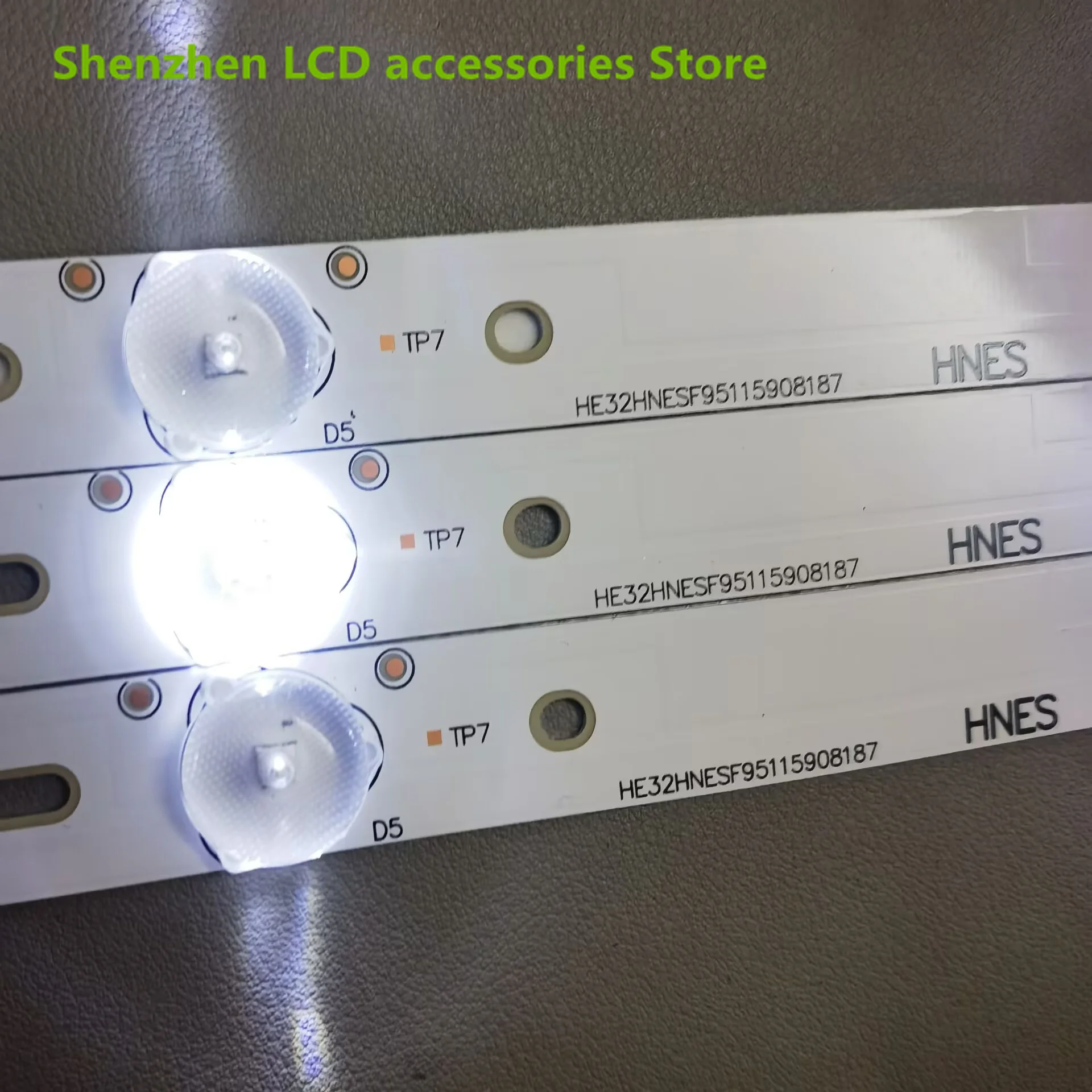 ل Hisense_32_HD315DH_E81_3x7_3030C_7S1P Hisense_32_HD315DH 595 مللي متر 3 فولت 32 بوصة استخدام الألومنيوم 100% جديد LCD إضاءة خلفية للتلفاز بار