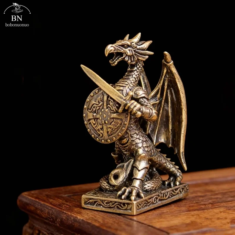 Messing Fliegender Drachen-Krieger Figuren Miniaturen Desktop-Ornamente Retro Metall-Soldaten-Modell Handwerk Heimdekoration Accessoires