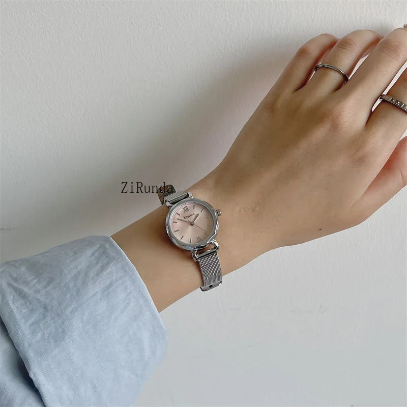 Cinto de aço prateado relógio simples temperamento sofisticado mostrador pequeno