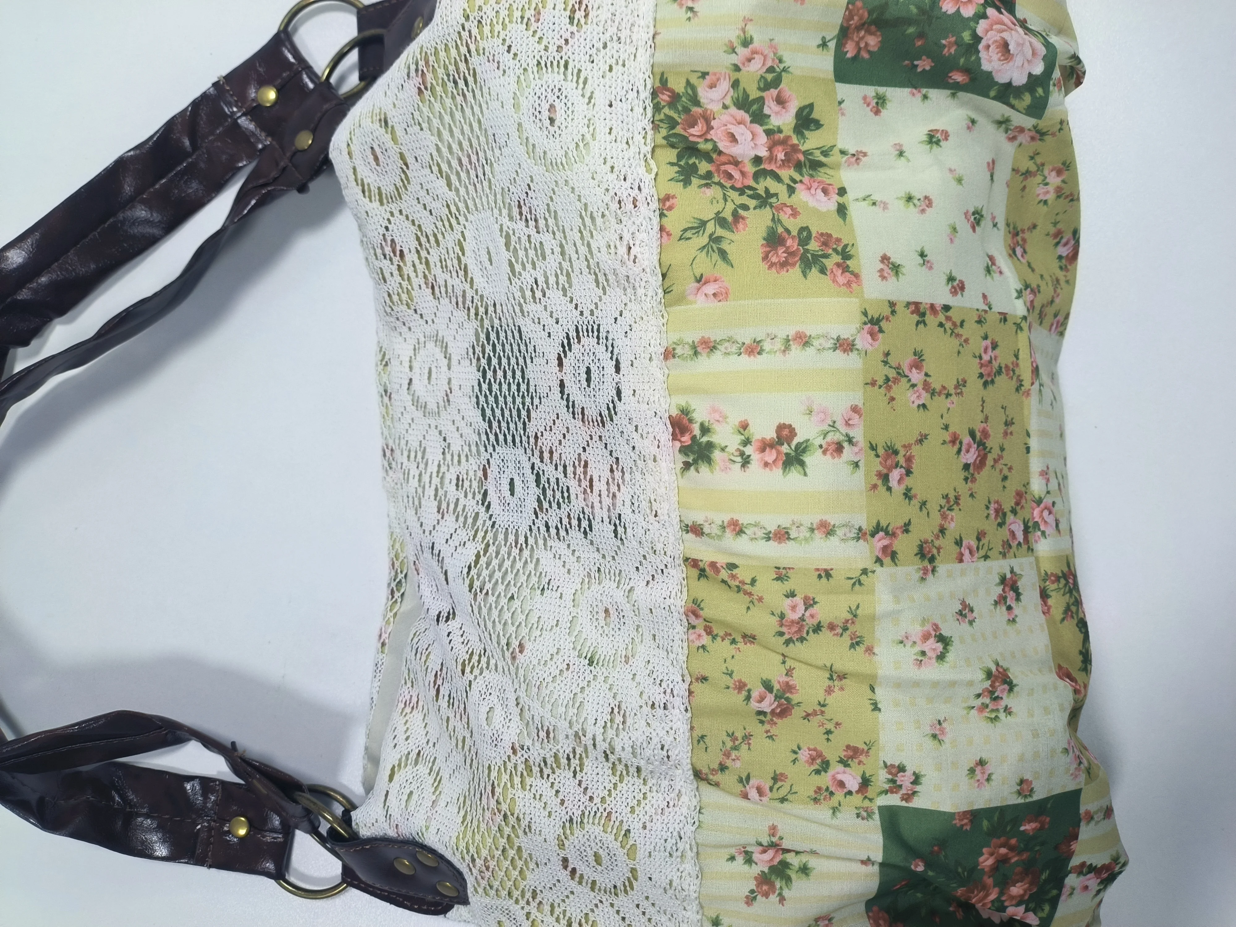 Böhmische Umhängetasche, Mori Girl Fairycore Damen Ditsy Floral Patchwork Handtasche mit Spitzenbesatz, Vintage Reise-Pendler-Einkaufstasche – Detail 5