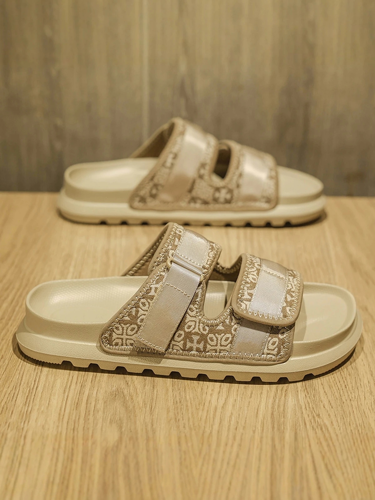 

Men's Sandals Summer 2026 New High-End Anti-Odor Anti-Slip Wear-Resistant Sports Beach Slippers Thick Heel Rubber...
