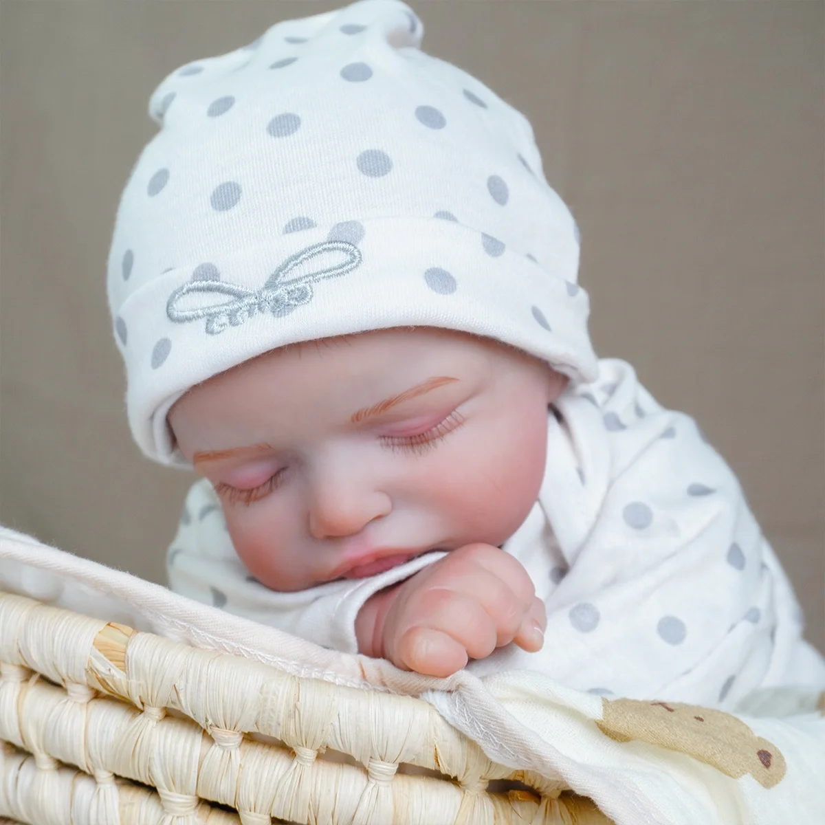 

Rebirth Doll White Polka Dot Clothes Handmade 3D Skin High-quality Gift Like A Newborn Baby Doll Toy Gift for Young Children