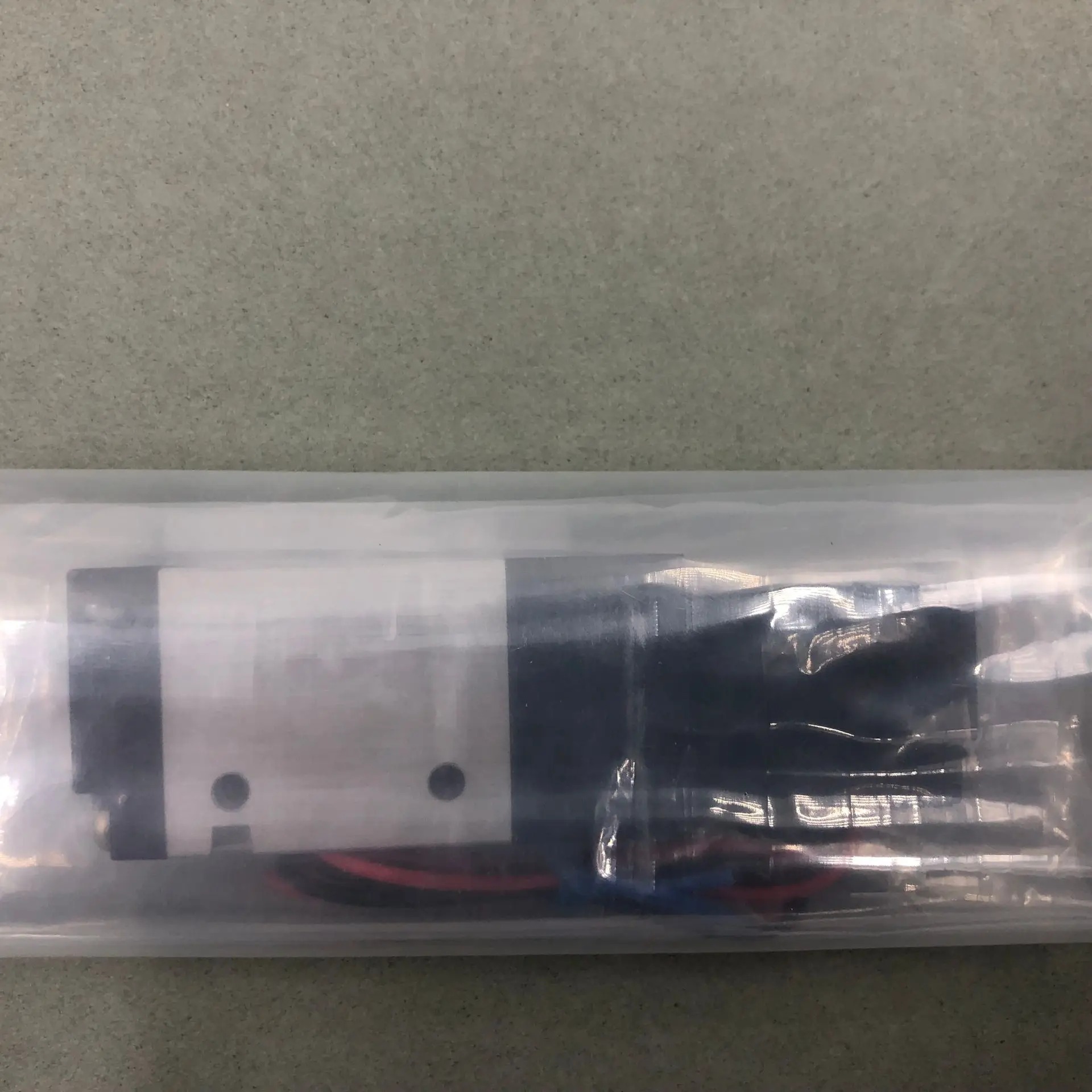 

Новый оригинальный клапан Koganei H183-4E2-PSL-3L A180-4E2-CPLL-12W-1L 180-4E1-83-PLL 181E1-60W 180-4E1-PSL 180-4E1-PLL 180-4E1-83-PSL