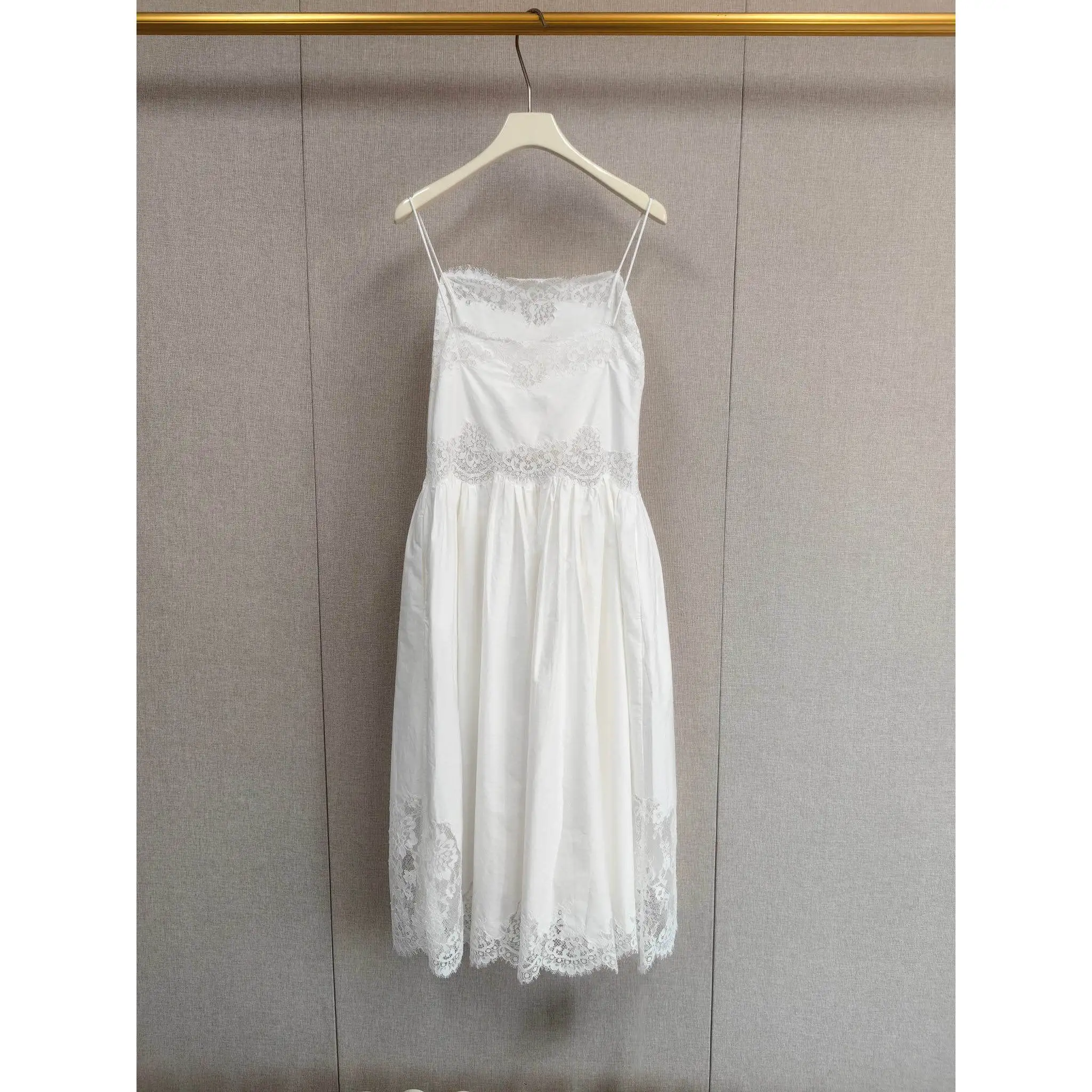 

Elegant Lace Strap Dress Women's White Waist-Cinched Midi Length Ladylike Graceful Skirt Cotton Sleeveless Vest Style Tour