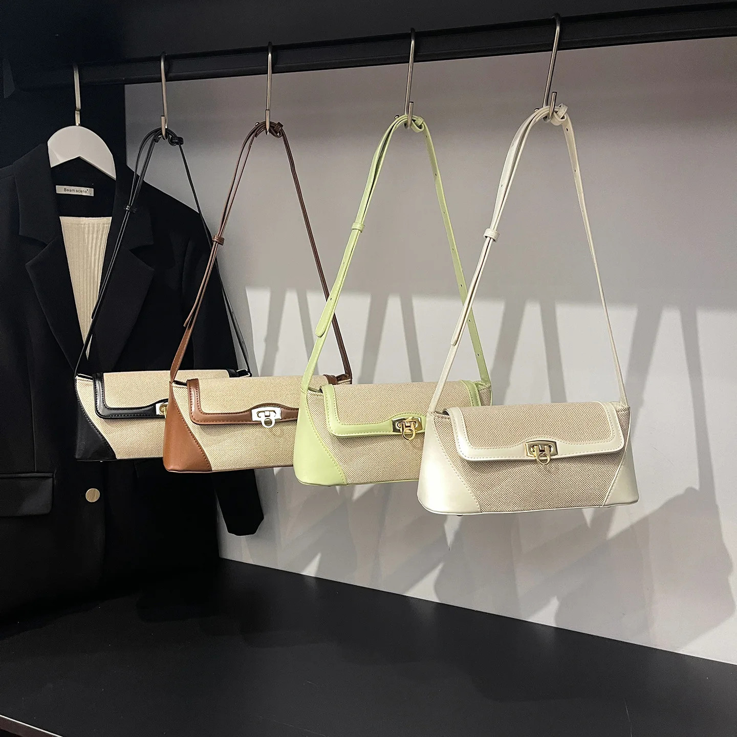 2025 المرأة حقيبة مربعة صغيرة خمر تحت الإبط محفظة كروسبودي جلد طبيعي حقيبة كتف متعددة الاتجاهات للعمل والمواعدة غير الرسمية #1