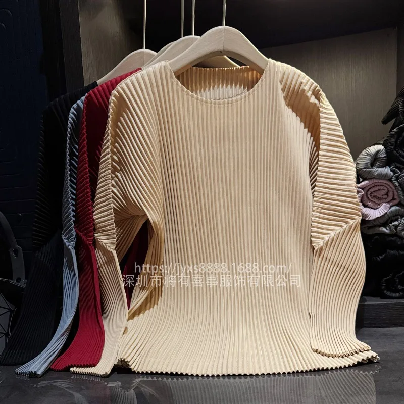 Koszulka Miyake z plisowanym patchworkiem 2025 Damska bluzka plisowana Jesień Nowość Styl dojazdowy Minimalistyczna Jednolita Bluzka z długim rękawem i plisami