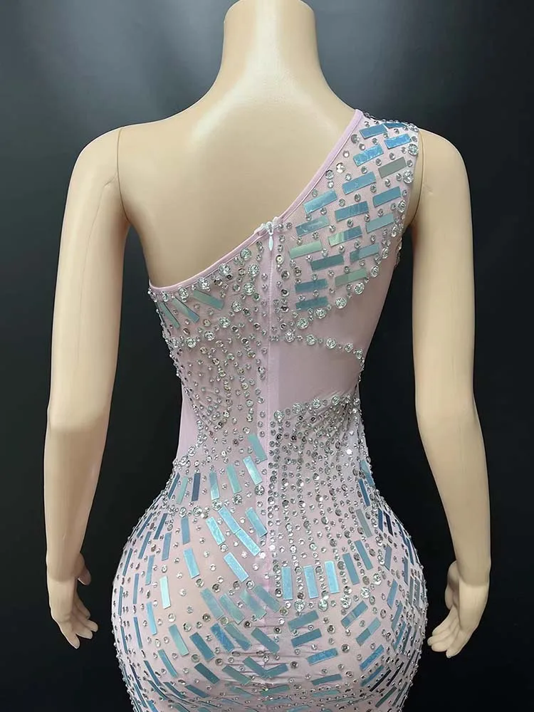 Robe à paillettes avec strass, haute qualité, Sexy, épaules inclinées, fente élastique, nouvelle mode, vêtements personnalisés pour femmes, 2025