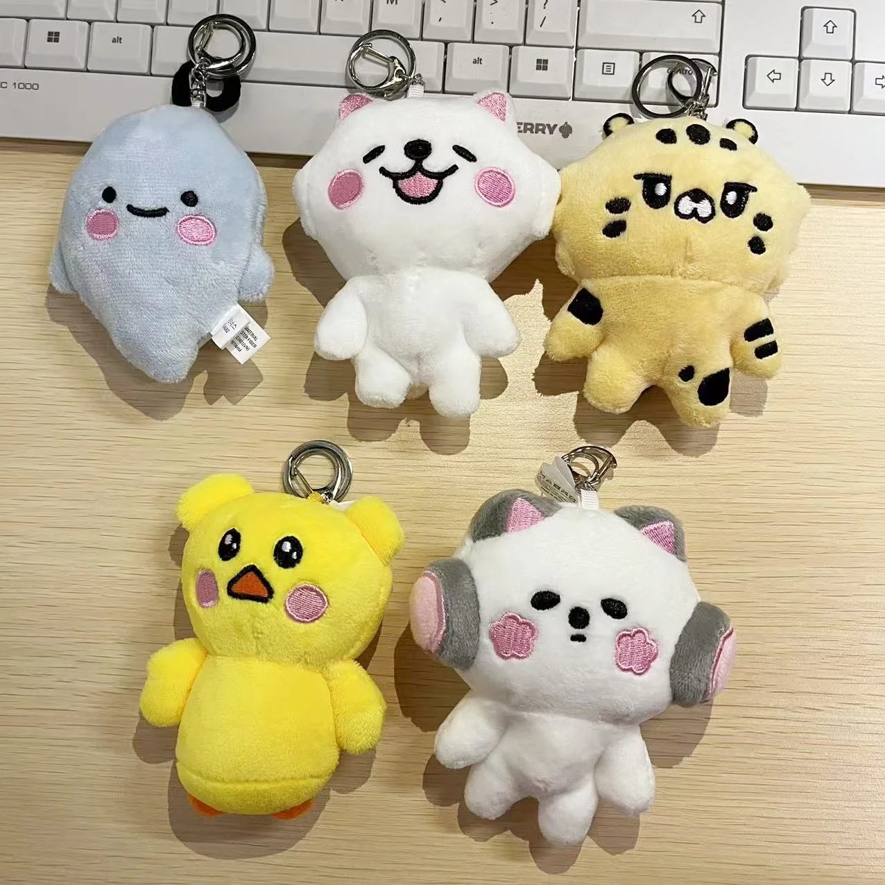 10CM KPOp Lesserafim CHAEWON YUNJIN Cartoon Cute Doll Keychains High Quality INS Style Plush Keyrings EUNCHAE Fans Collection