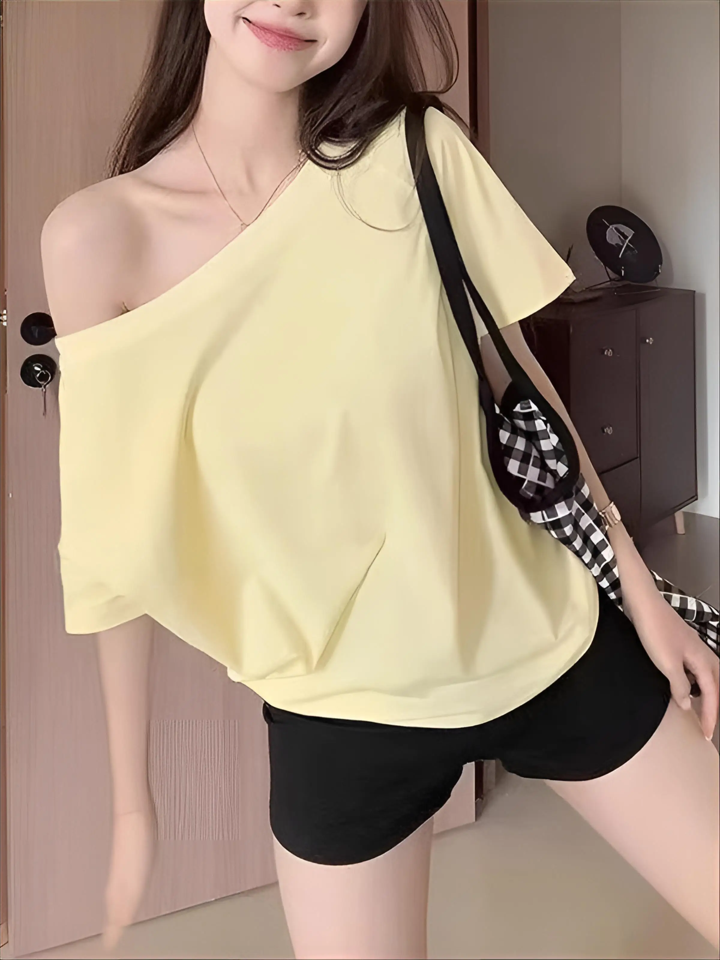 

Футболка с открытыми плечами, женская футболка с U-образным вырезом, уникальный дизайн, модная женская футболка, крутая, современная, модная, простая, нейтральная