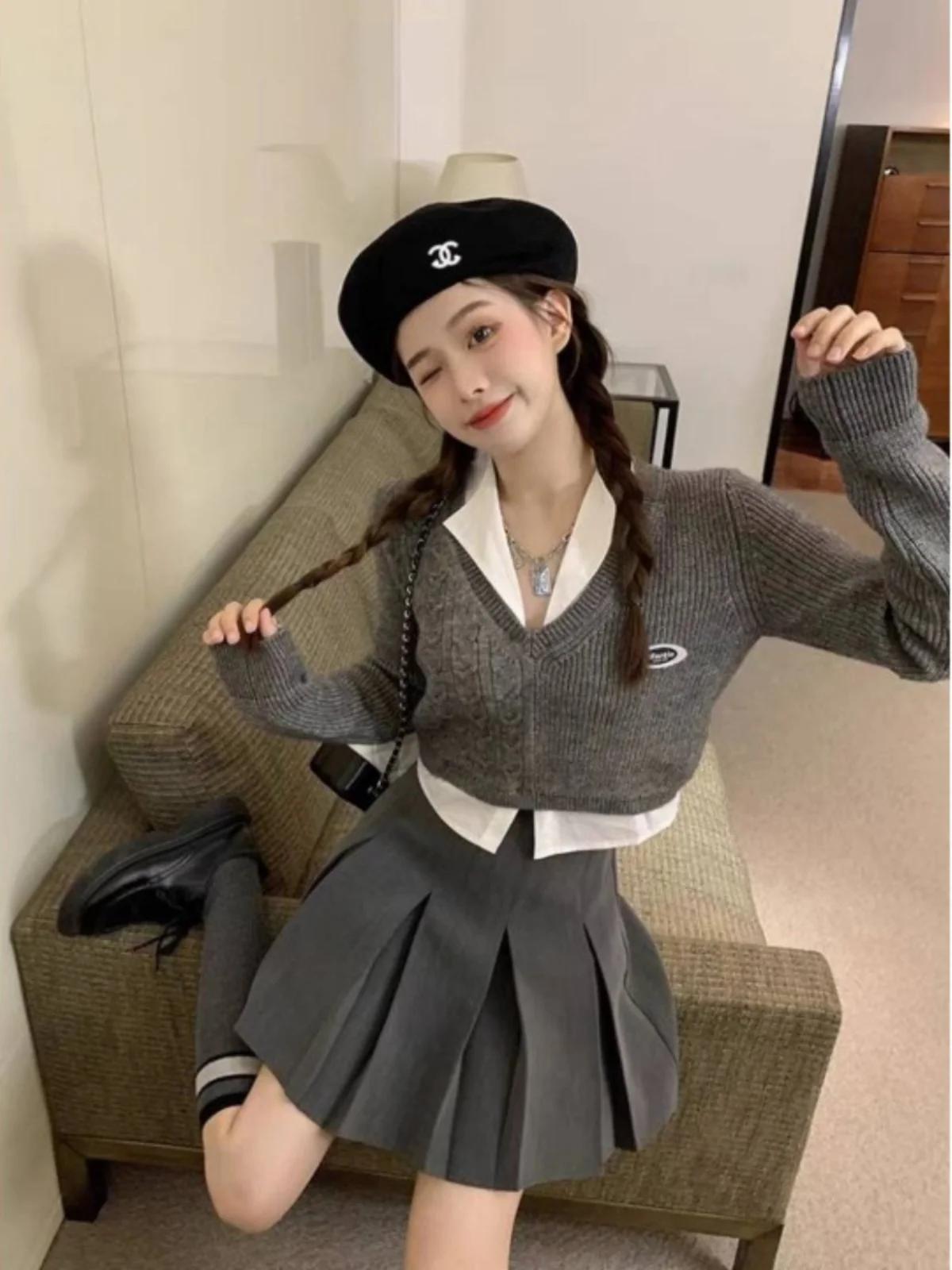 

Slim Fit Short Knitted Sweater Women's Base Shirt Spring Autumn 2024 New Style Tassel V-neck Long Sleeve Top Trendy Fashion