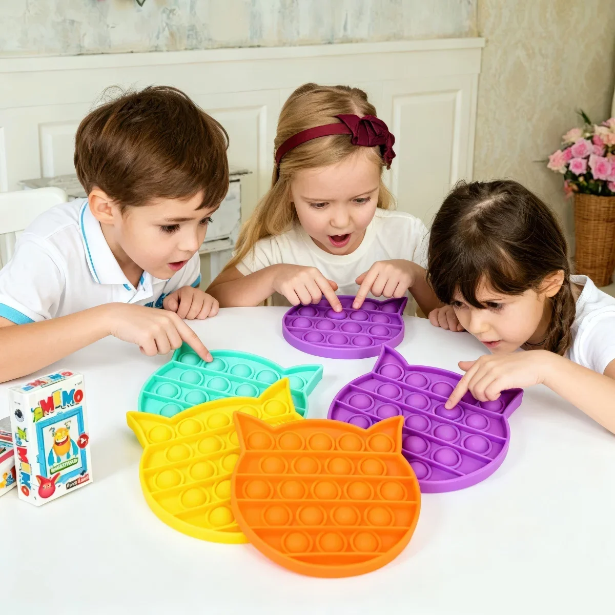 1pc Fidget Reliver Giocattoli antistress Push Bubble Antistress Per bambini adulti Giocattolo con fossetta per alleviare l'autismo Gioco per bambini Regalo (Colore casuale)