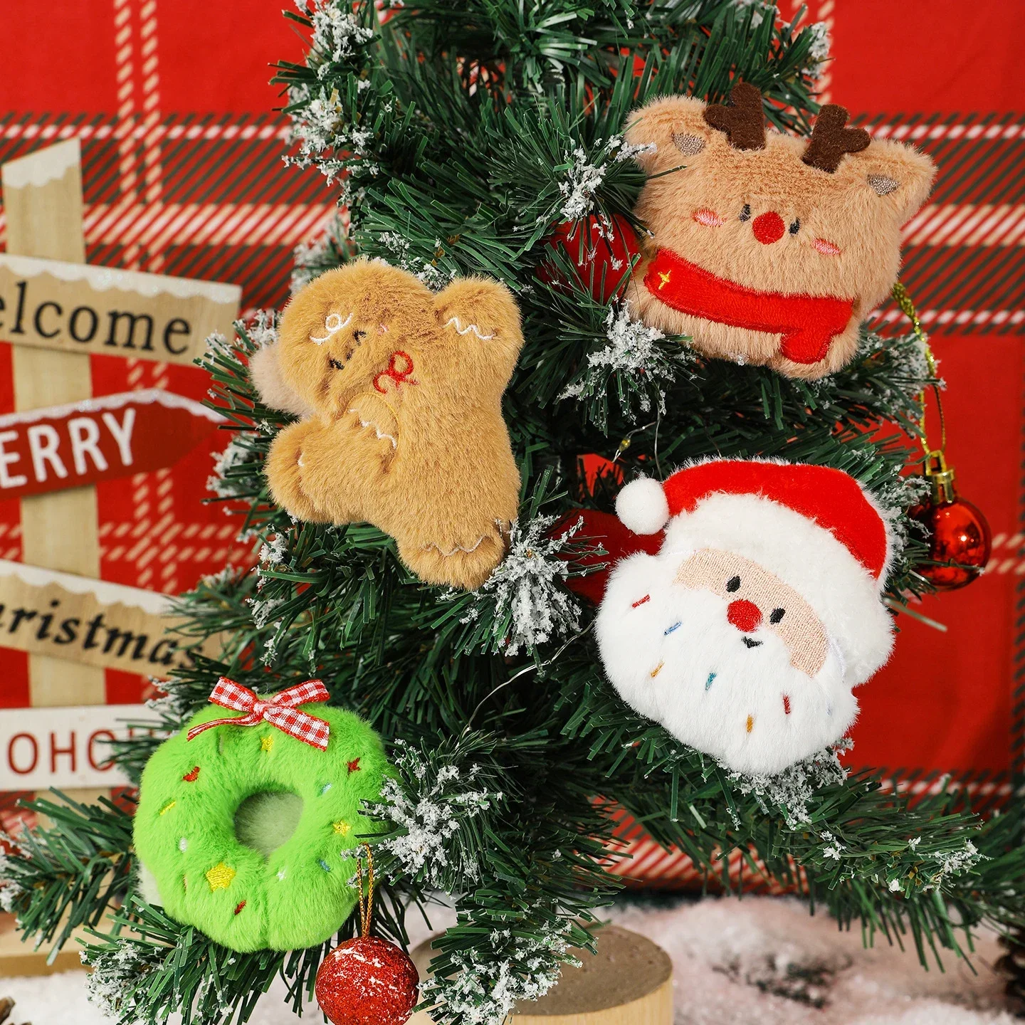 ตุ๊กตาขนนุ่มน่ารัก ของตกแต่งคริสต์มาส จี้ต้นคริสต์มาส ตุ๊กตาการ์ตูนซานตาคลอส พวงกุญแจตุ๊กตาขนนุ่ม ของประดับตกแต่งงานปาร์ตี้คริสต์มาส
