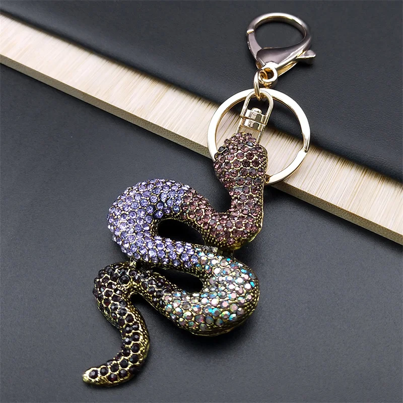 Snake Pendant Key Ring for Women Men Metal Rhinestone Gold Color Bag Charms Car Souvenirs Keychain Jewelry chaveiro K9243S01