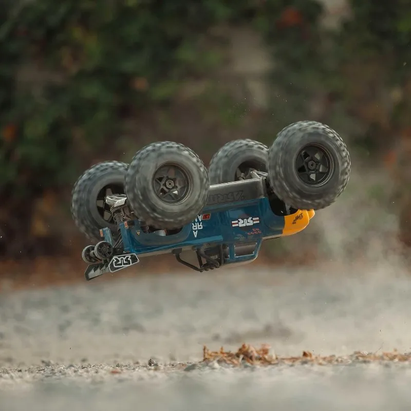 شاحنة RC 1/8 سيئة السمعة 4X4 6S BLX BRUSHLESS V6 Stunt Truck RTR (البطارية والشاحن غير متضمن)، (أزرق)، ARA8611V6T2 #6