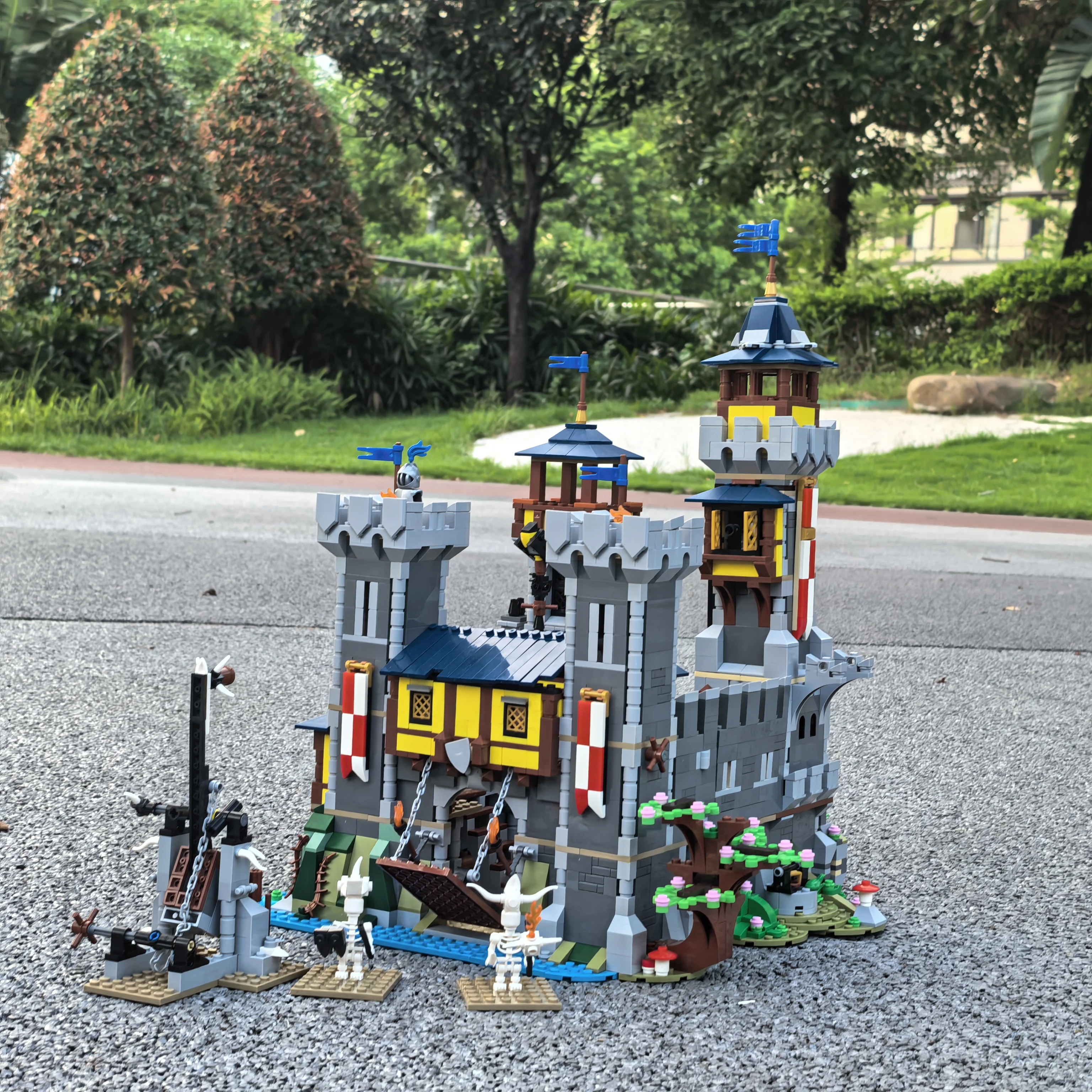 Blocs de construction de château médiéval MOC, tour de sentinelle de roche, modèle modulaire avec assemblage de figurines, jouets Puzzle, cadeaux pour enfants et adultes, 2570 pièces