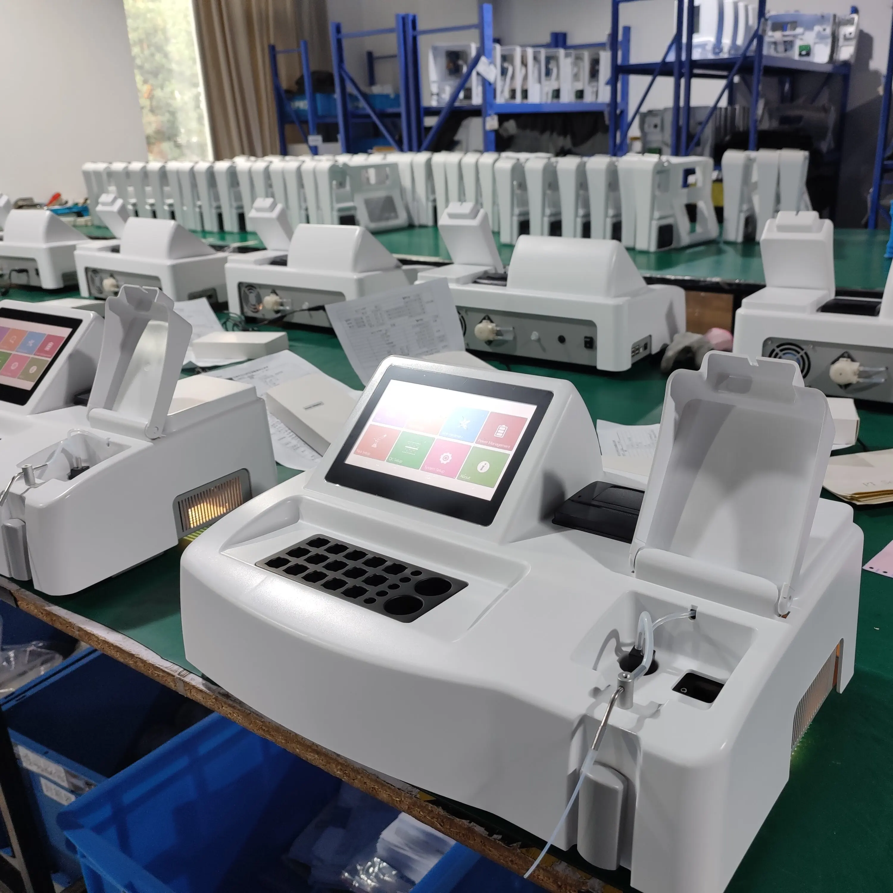 Halbautomatischer Chemieanalysator