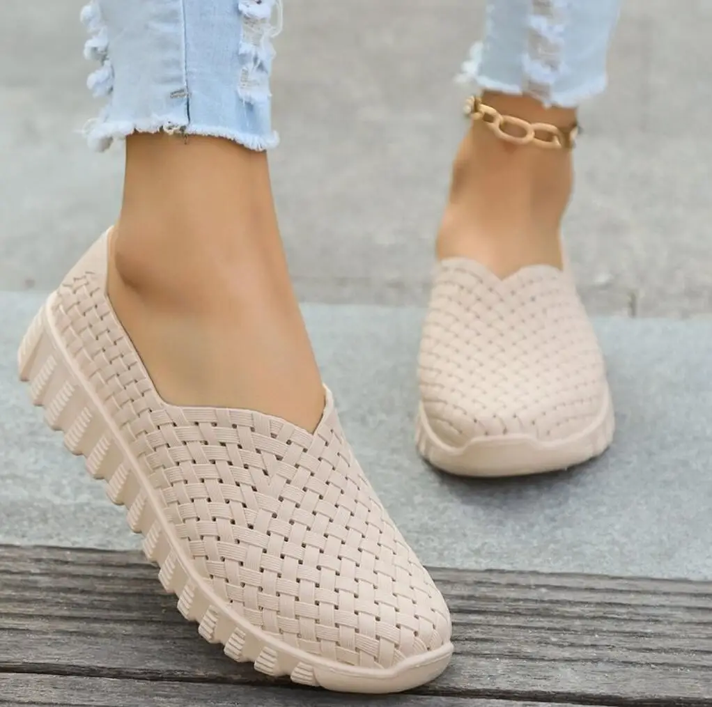 2024 Summer Flat Light Fashion Woven Women\'s Shoes Large Size Soft Sole Mother Leisure Hollow Out Cloth Shoes Sports Shoes