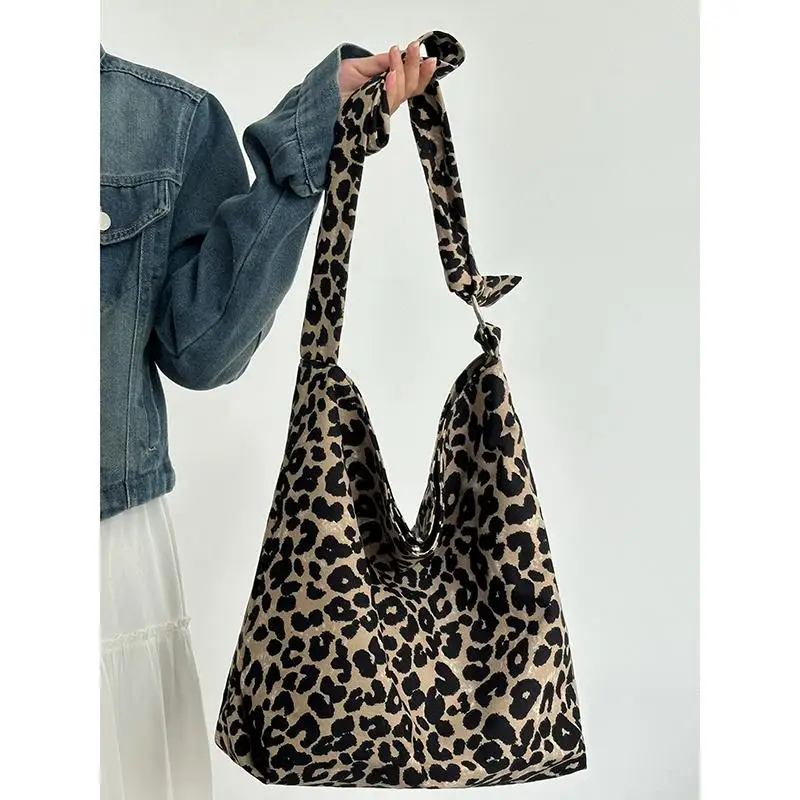 

Женская сумка-тоут из вельвета с леопардовым принтом, новинка 2026 года, ретро, универсальная, на одно плечо, через плечо, большая вместительная сумка
