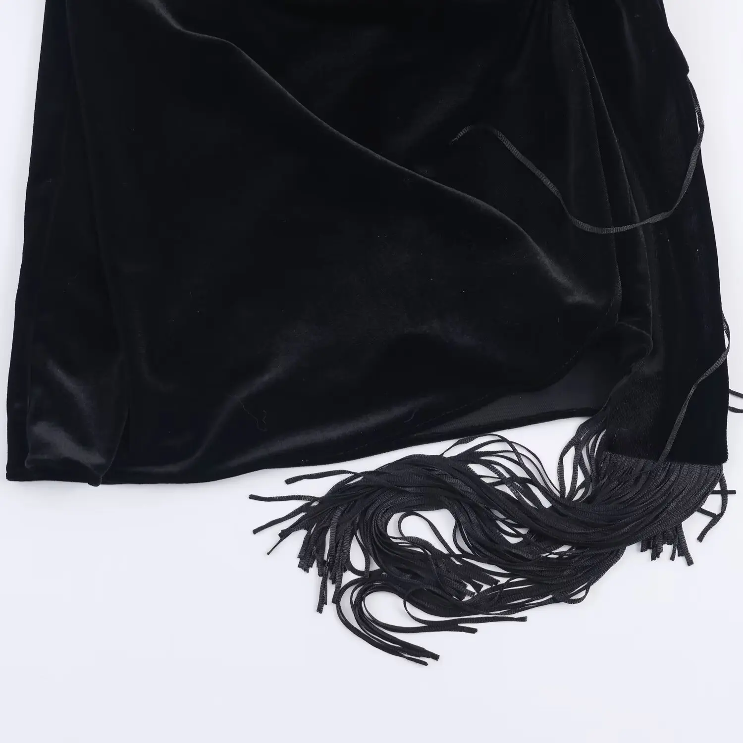 Sukienka z frędzlami z aksamitu, krótka, damska, modna, jesienno-zimowa, na przyjęcie urodzinowe, seksowna, z dekoltem typu halter, dekolt w serek, francuski szyk, damska odzież wieczorowa.