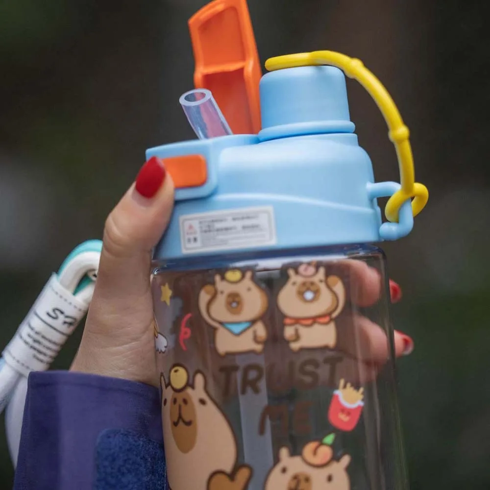 Botella de agua Capybara de gran capacidad TPR transparente 600ML taza doble para beber PP pajita desmontable taza de dibujos animados para niños