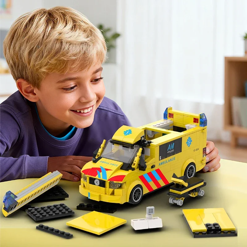 

648PCS European Ambulance Building Blocks Kit Model Assembly Small Particles Bricks Ornament Collectible Toy for Kid Gift 10004