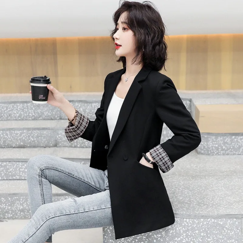 سترة نسائية لربيع وخريف 2025 باللون الأسود بزر واحد سترة عالية الجودة غير رسمية بقصة ضيقة وأصفاد مقاطعة جامعية سترة طبقات