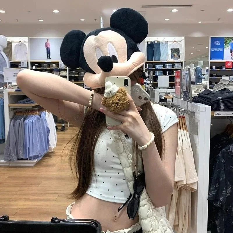 Disney cartoon Mickey Minnie is a cute and sweet birthday gift hat for male and female friends to take photos with each other.