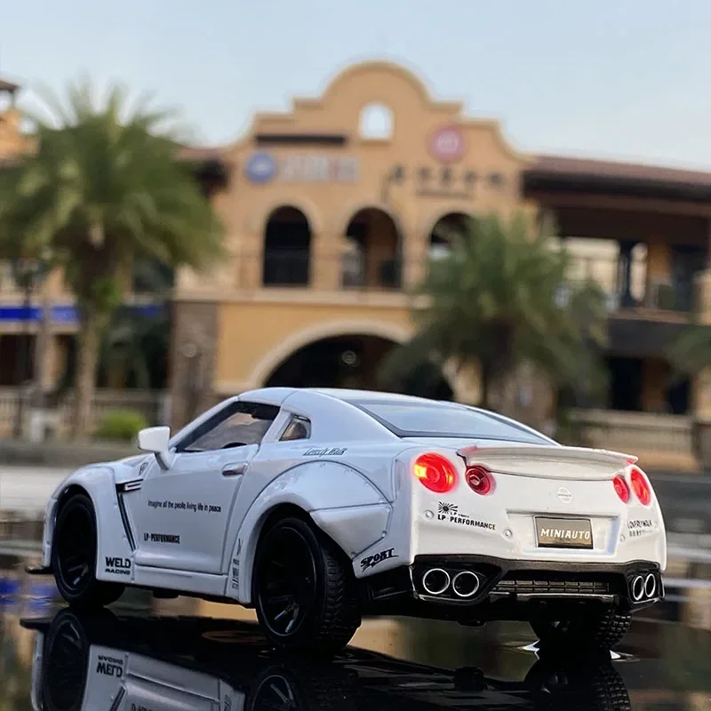 1:32 Nissan Skyline Ares GTR R34 R35 Alloy Sports Car Model Diecasts Metal Toy Racing Car Model Simulation Collection Kids Gifts