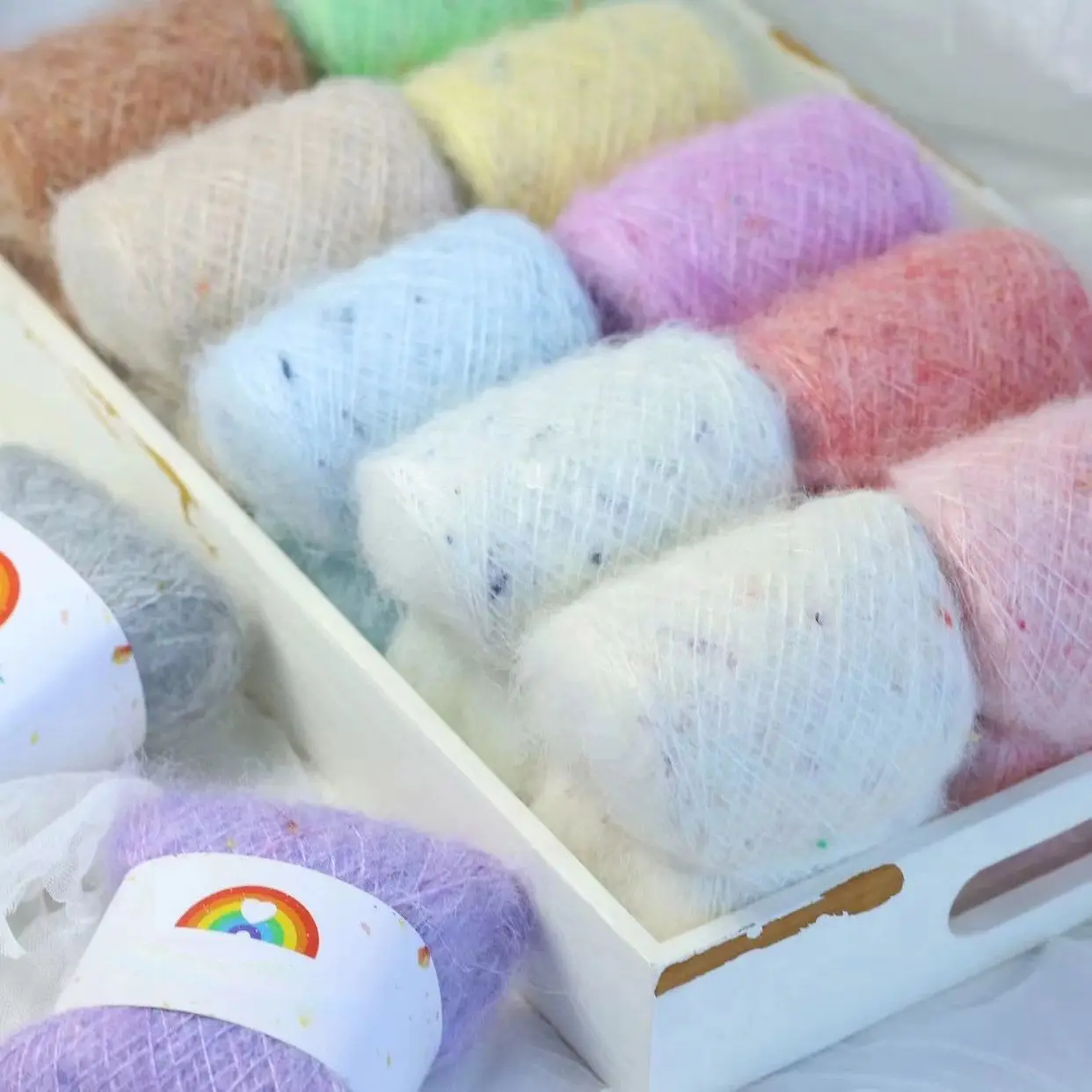 Bunte Punkt Rosshaar Wollgarn hand gewebte Oberbekleidung Strick pullover Garn Ball reine hand gewebte weiche Mohair Schal Hut Verkabelung