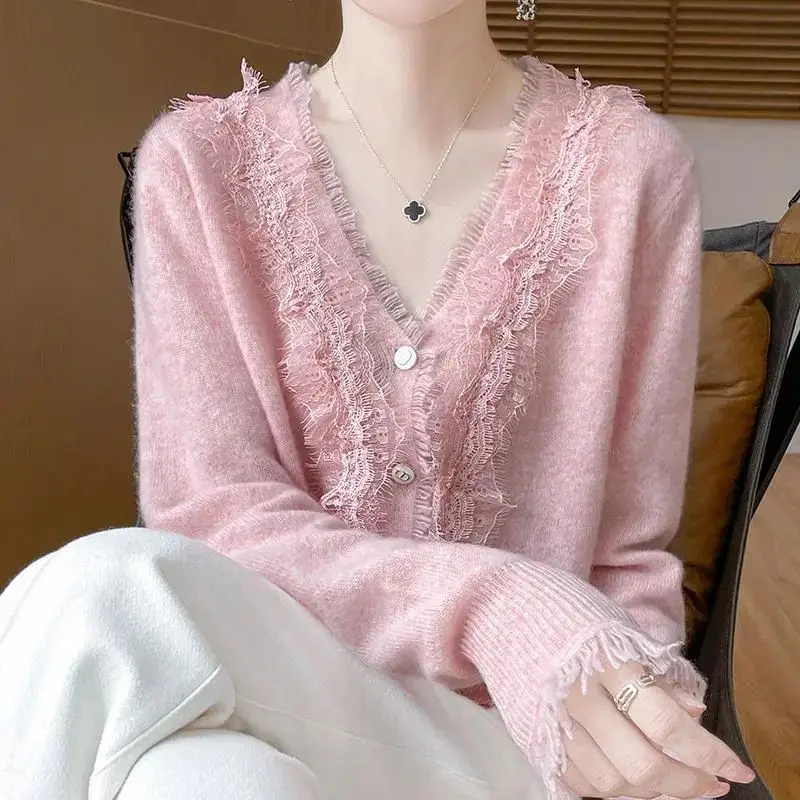 Neuer langärmliger Pullover, sanfter Strickpullover, Spitzenspleißen, elegantes Design, Top-Strickjacke