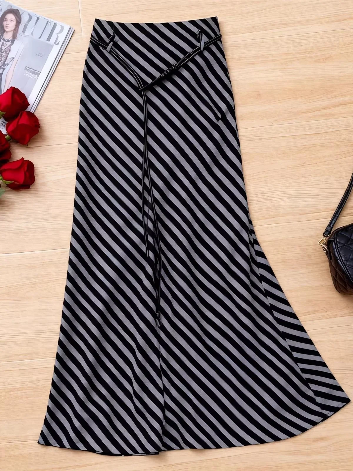 

High Waist Stripe Skirt Elegant Atmosphere Design Sense Hong Kong Style Fashionable Summer New Arrival Long Skirt