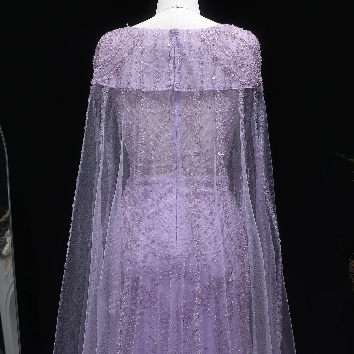 Sharon Said Elegante Fliederfarbene Meerjungfrauen-Abendkleider mit Cape-Ärmeln, Luxuriös Perlenbestickte Arabische Damen-Abendkleider SS019 Maßanfertigung – Detail 11