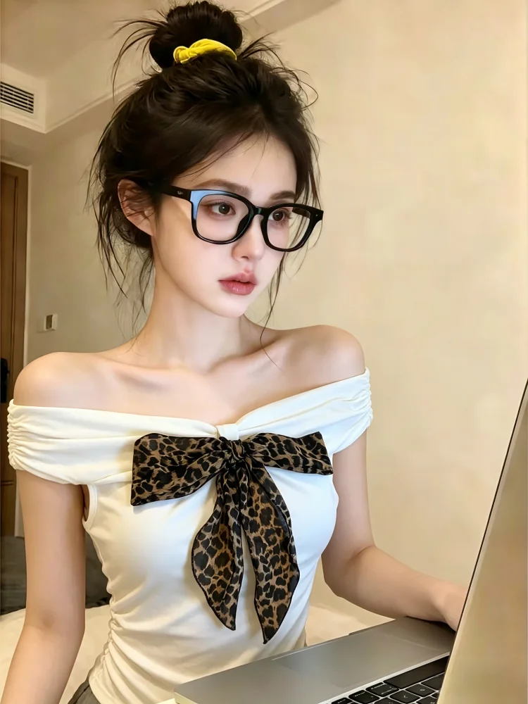 

Summer New Style Beautiful Slim Fit Shoulder Bared Short Sleeve T Shirt Women's Self Tie Silk Scarf Leopard Print Top