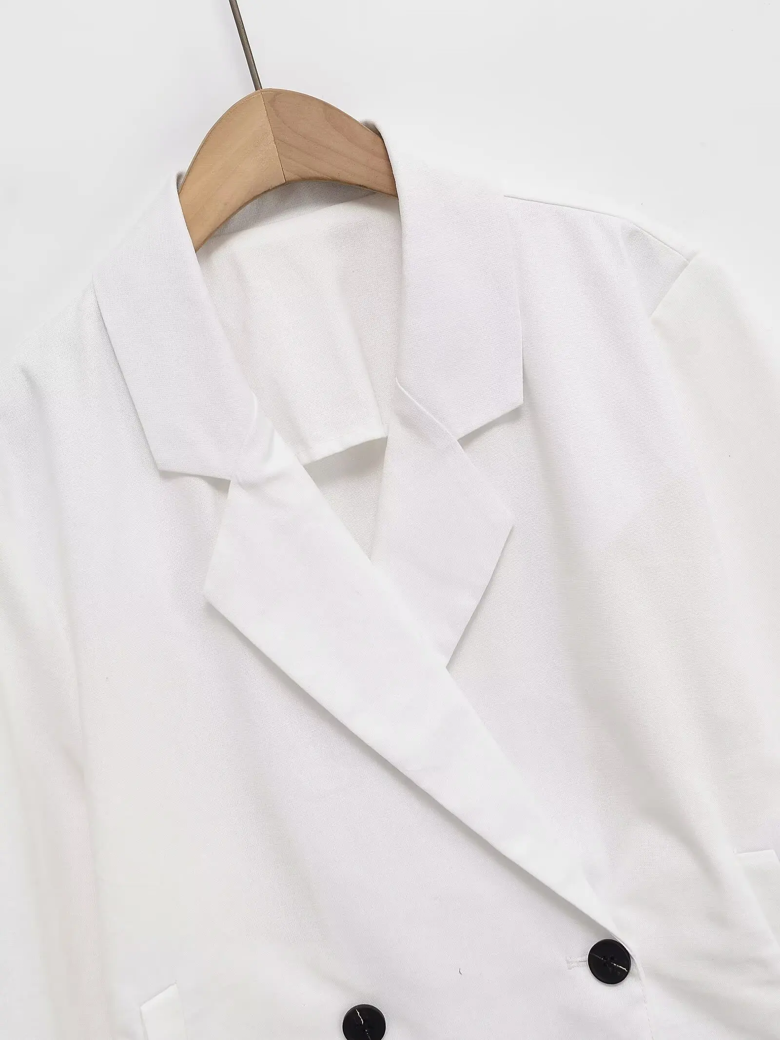 KONDALA-Conjunto blanco de viaje para mujer, chaqueta con doble botonadura, pantalones cortos con cinturón, moda de verano y otoño, conjunto de pantalones cortos informales para oficina para mujer 2025