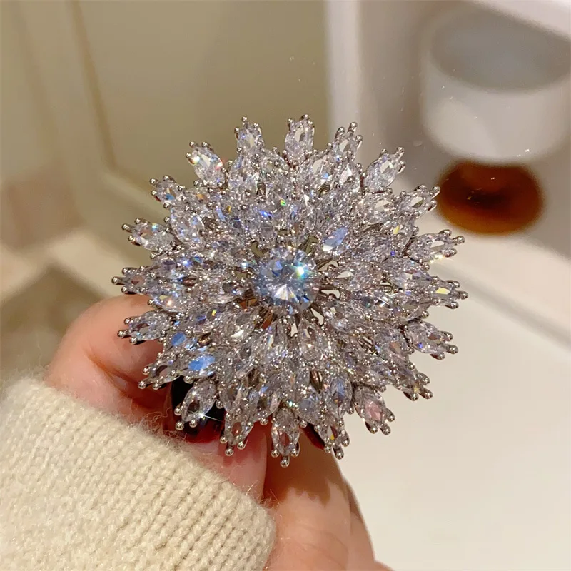 Luxury Brooches For Women Big Flower Gold Color White Zirconia Fashion Jewelry Elegant Gown Clothes Pin Accessories Party Gift