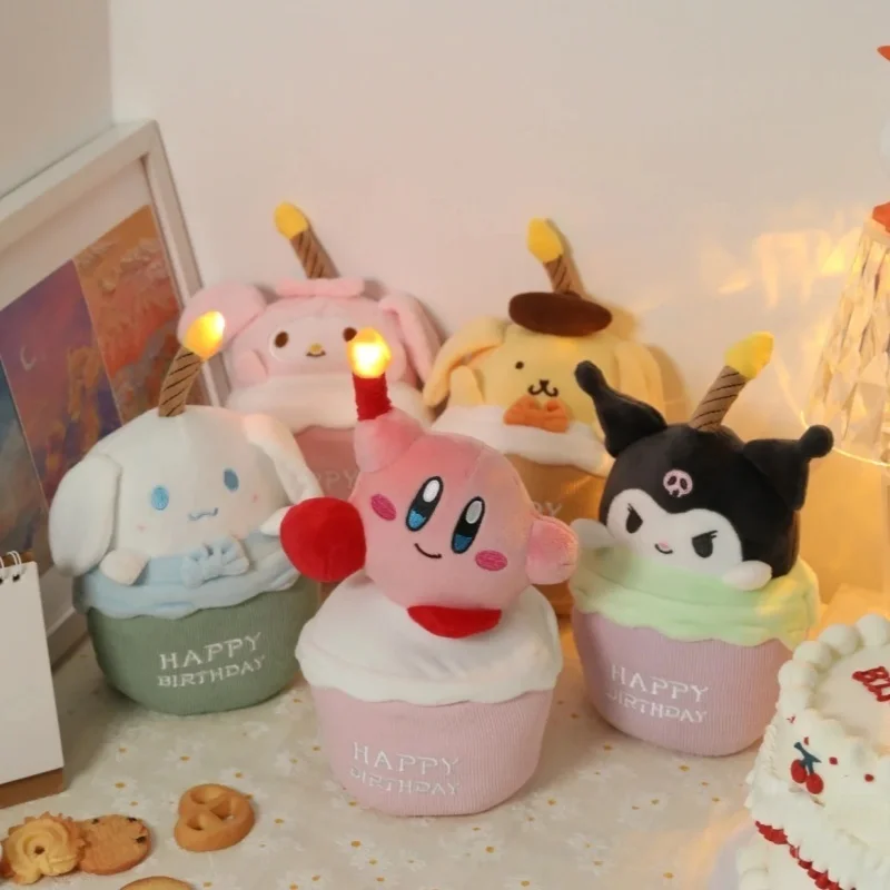 

Sanrio Kuromi форма торта на день рождения музыкальная плюшевая кукла пудинг собака Yugui песчаная свеча светящаяся кукла фэнтезийная игра