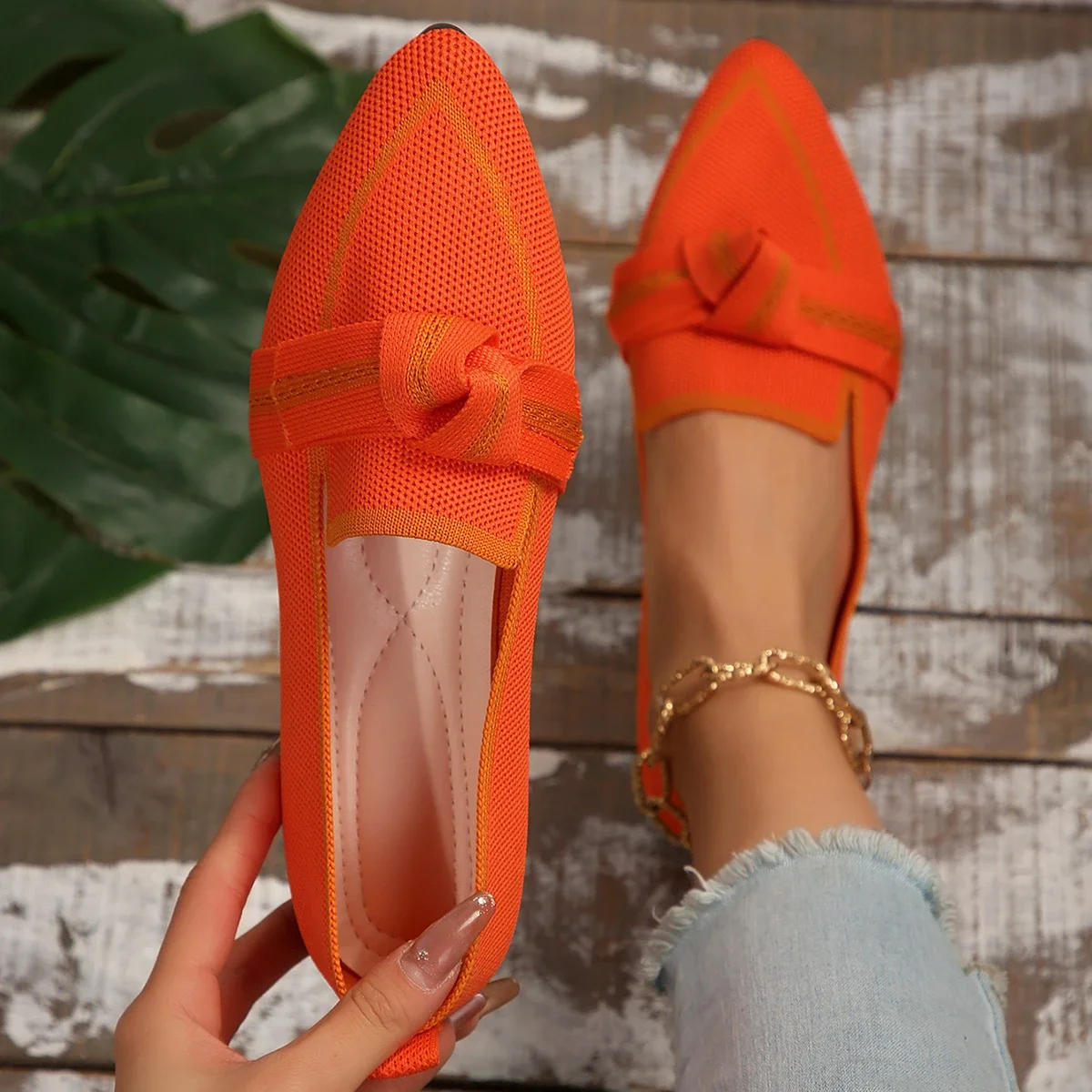 Women Flats 2024 New Knitted Slip on Loafers Breathable Comfortable Solid Color Shoes Casual Pointed Toe Walking Sneakers Women