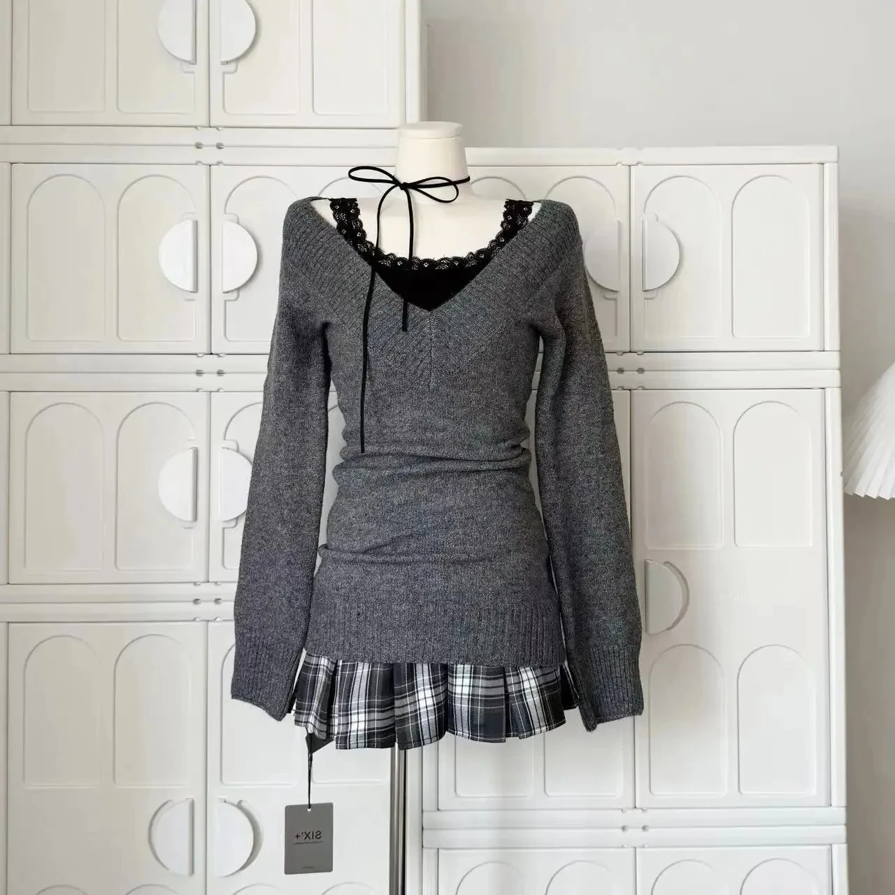 

Базовый серый свитер во французском стиле ретро с v-образным вырезом и длинными рукавами y2k, нежный пуловер для девочек, вязаный свитер