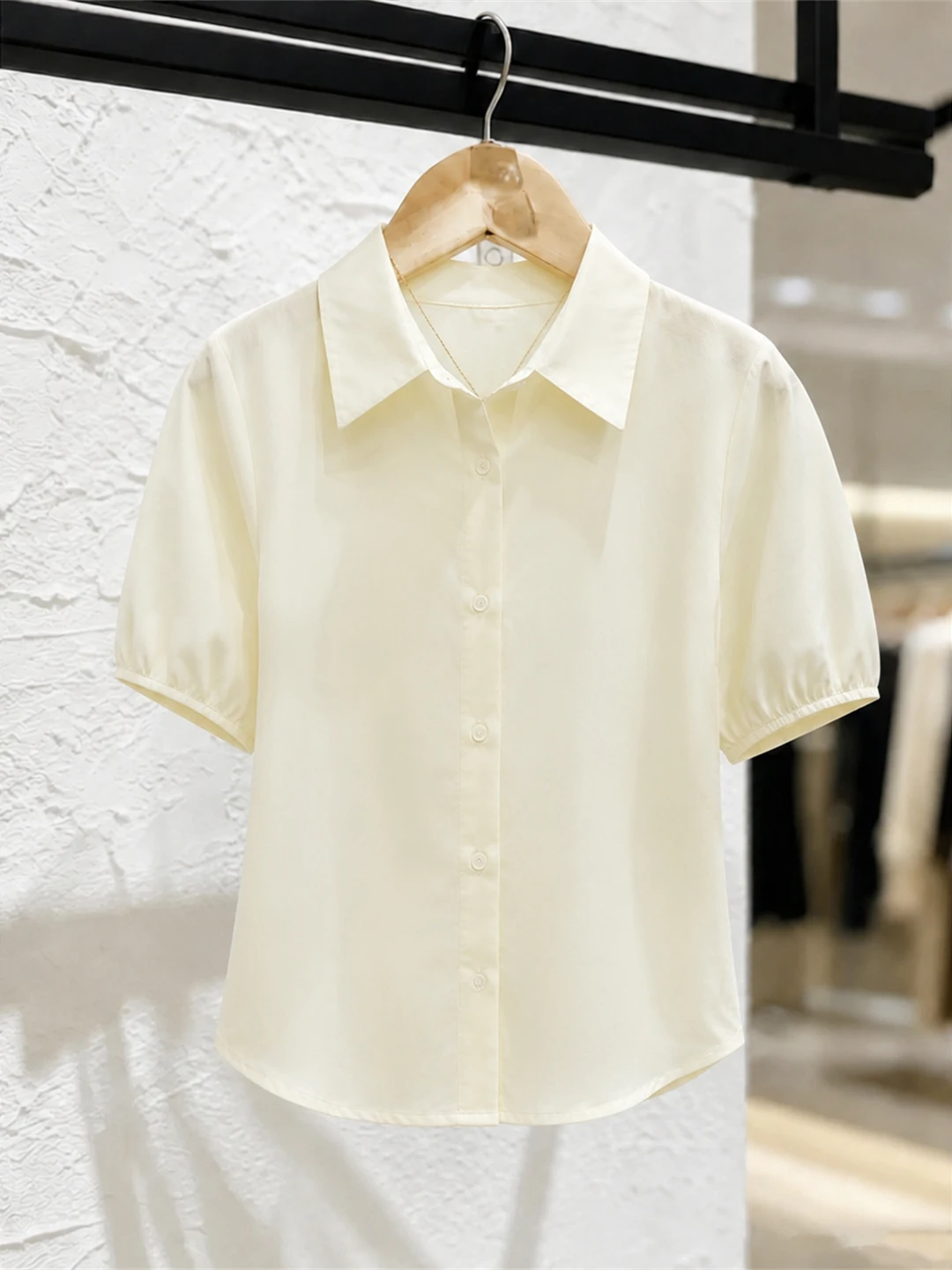 

Anti-Aging Short Sleeve Neck Shirt Women's Single Button Fashionable Simple Design Commute Style Korean Version Straight...