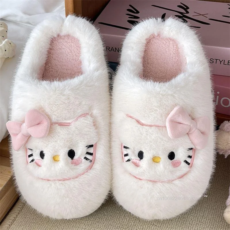 Sanrio-Zapatillas de algodón de Hello Kitty para mujer, zapatos antideslizantes de suela gruesa para interiores, cálidos, de felpa, Kawaii, para el hogar, Invierno