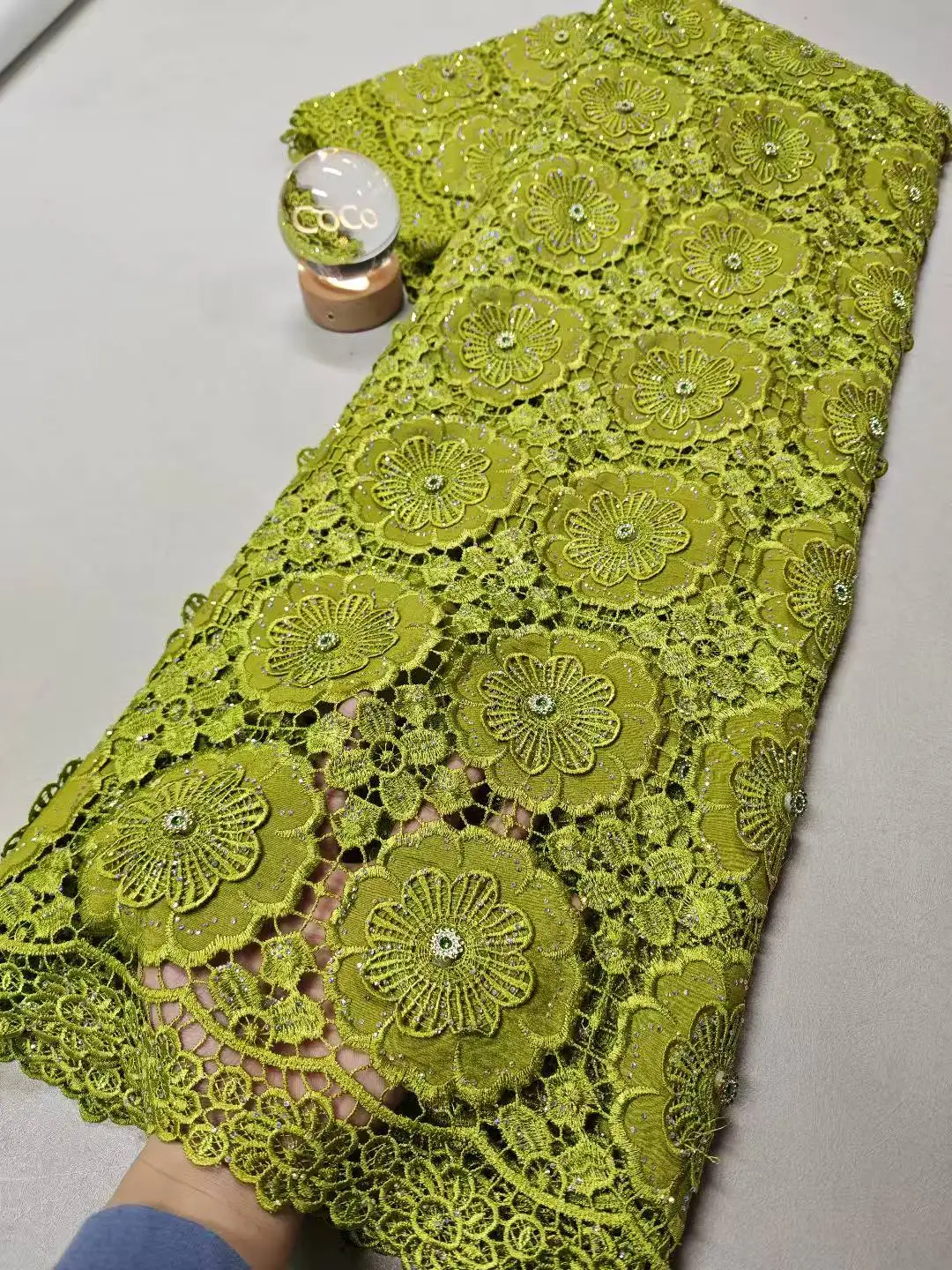 

2025 Высококачественная нигерийская тюлевая кружевная ткань для свадебного платья, вышивка, шитье с блестками, вечерние гипюровые шифоновые 5 ярдов XL146