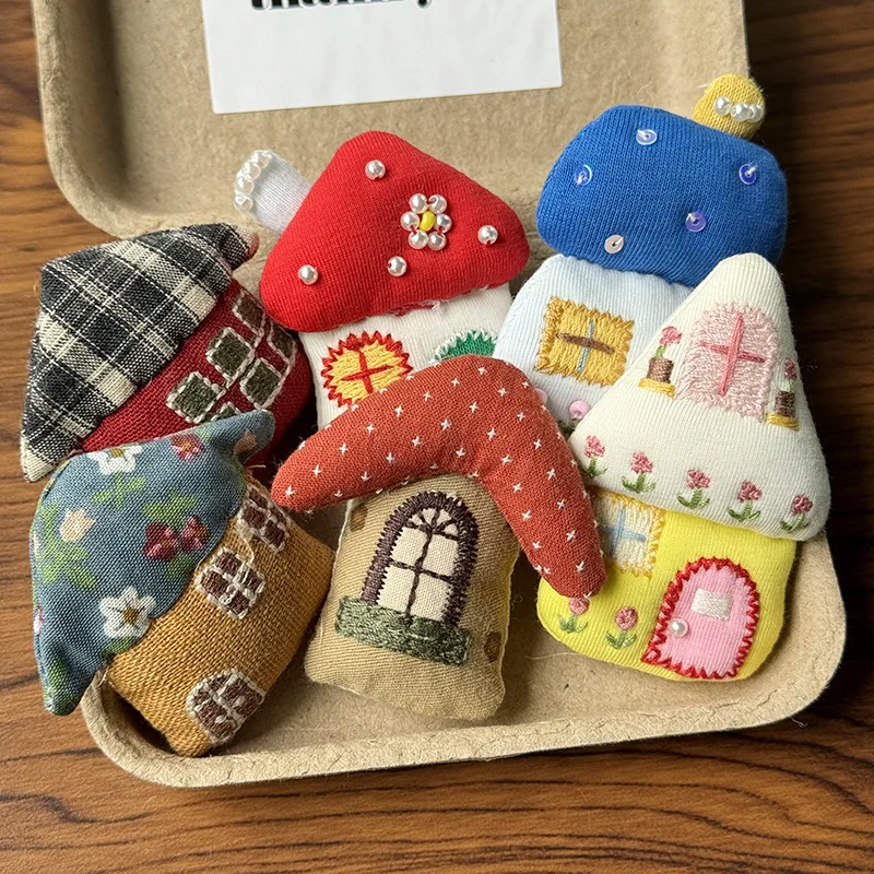 Fabric Brooch Pearl Mushroom House Shape Handmade Cartoon Pin for Headwear Clothing Decoration Premium Lightweight Portable Cute