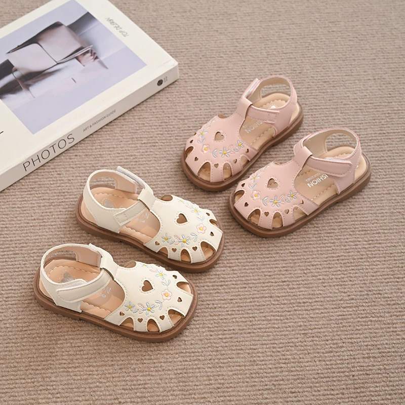 Girl's Sandals Closed Toe Floral Embroidery Heart Cutout Kids Summer Shoes Toddler Breathable Anti-slip Children Sandal 22-31