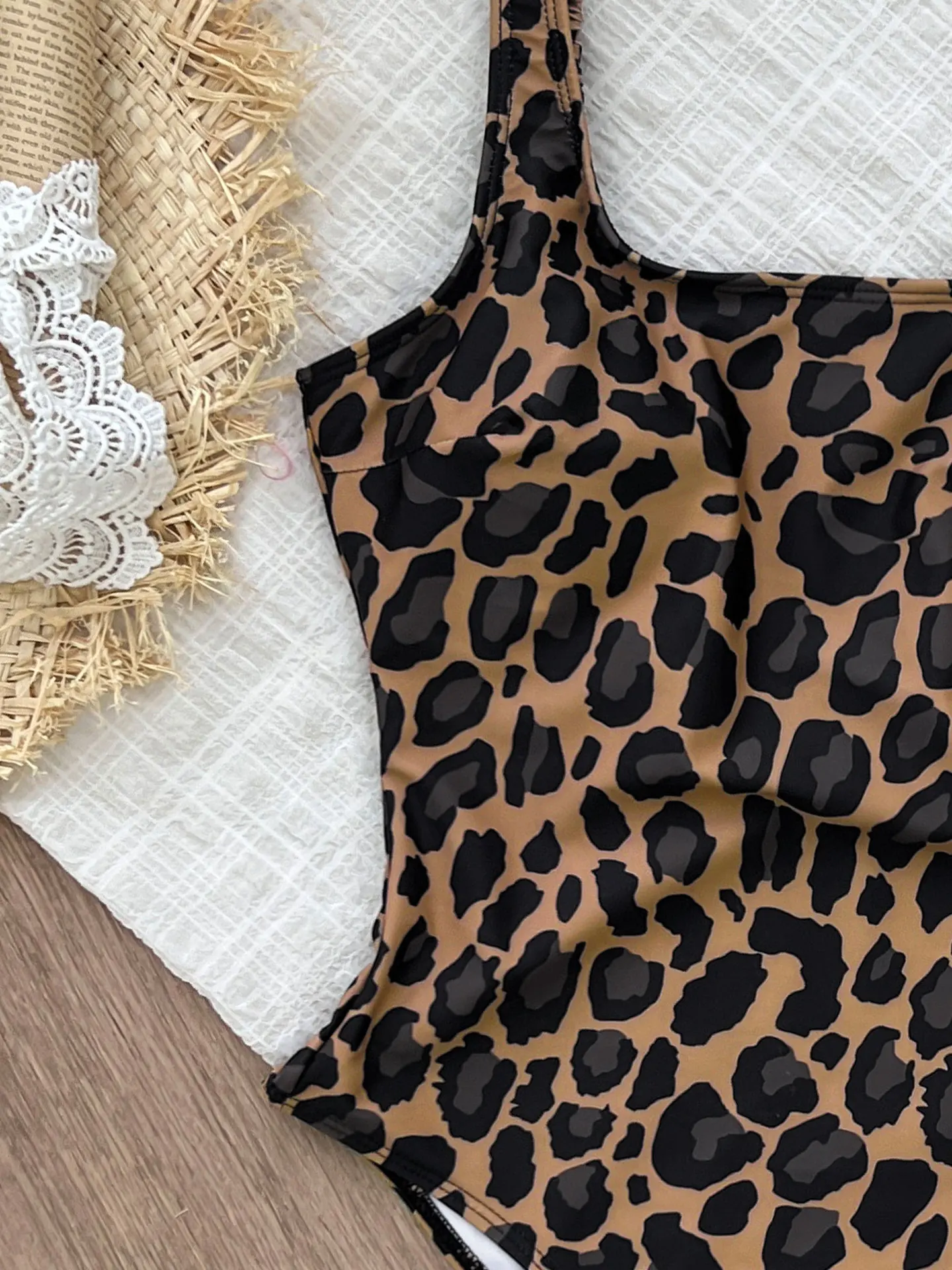 2025 One Piece Slim Vintage ชุดว่ายน้ําผู้หญิงชุดว่ายน้ําเซ็กซี่ Bathers ชุดว่ายน้ําว่ายน้ําว่ายน้ําชุดบอดี้สูทหญิง Beachwear ฤดูร้อน Monokini