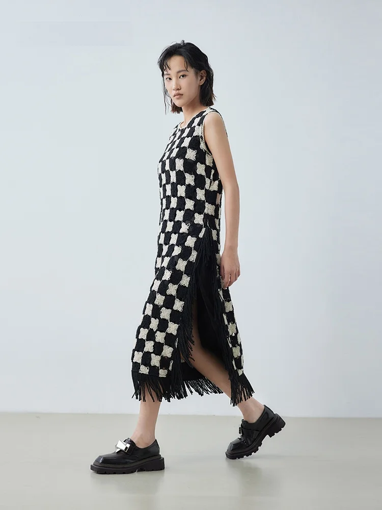 

XMOOM2025 Spring New Plaid Fringed Sleeveless Straight Dress Casual Style Natural Waist Cotton Blend Midi Dress round Neck