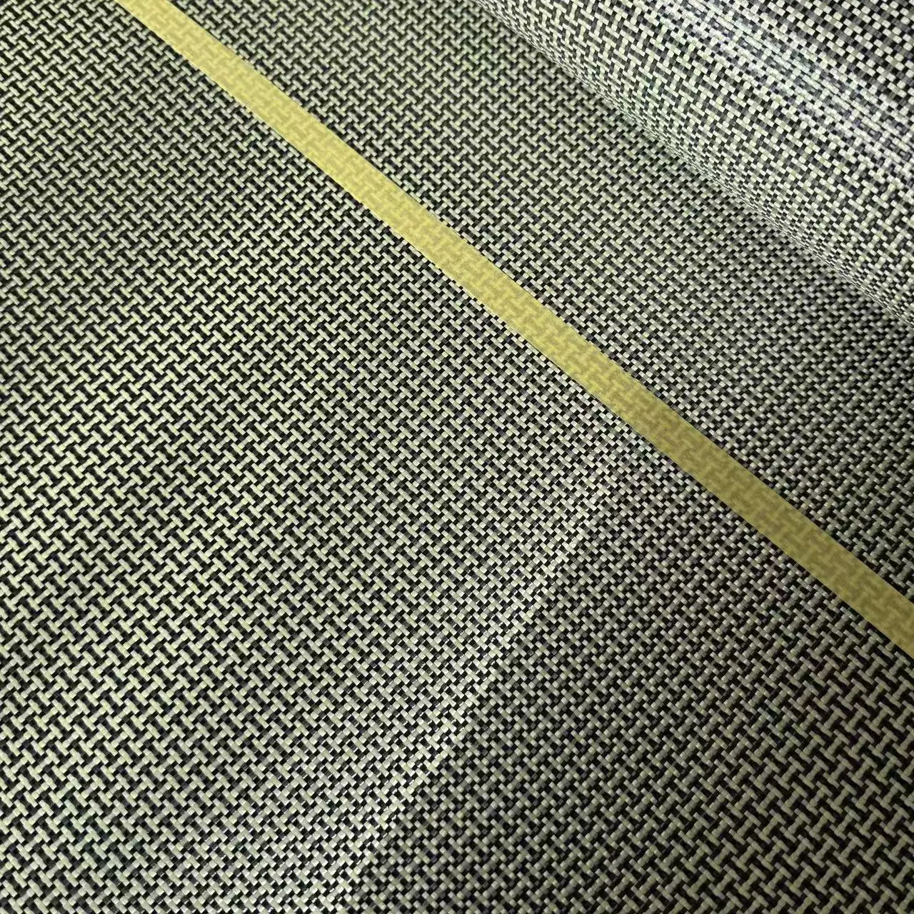 1100D /3K 200gsm Gelber Kevlar & Kohlefaser-Mischgewebe Einfaches Hybrid-Kohlefaser-Kevlar-Tuch 100cm*50cm Eine Rolle – Detail 3